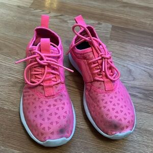 Nike Hot Pink Running Shoes Sz 6